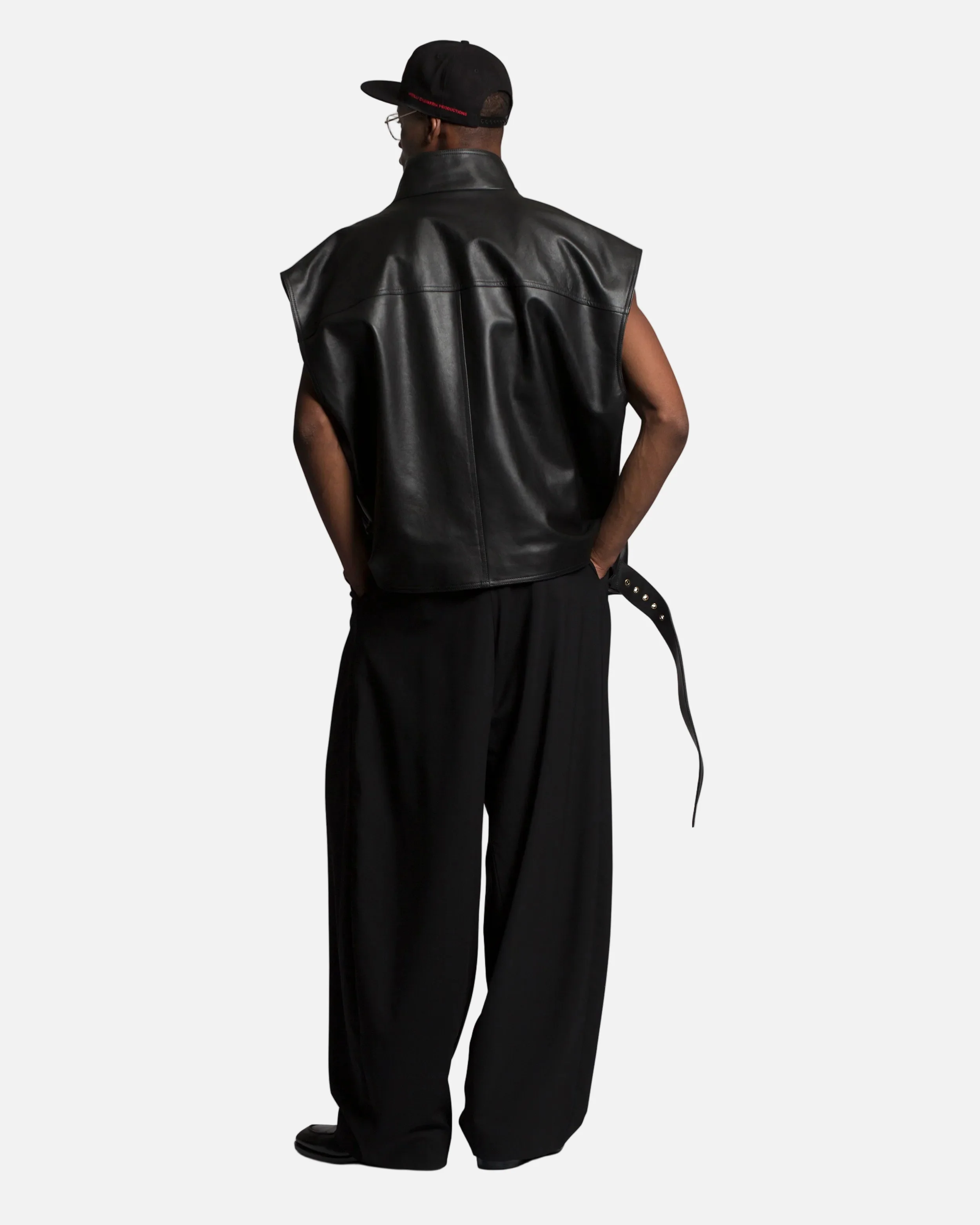 BELTED LEATHER VEST - BLACK - Image 5